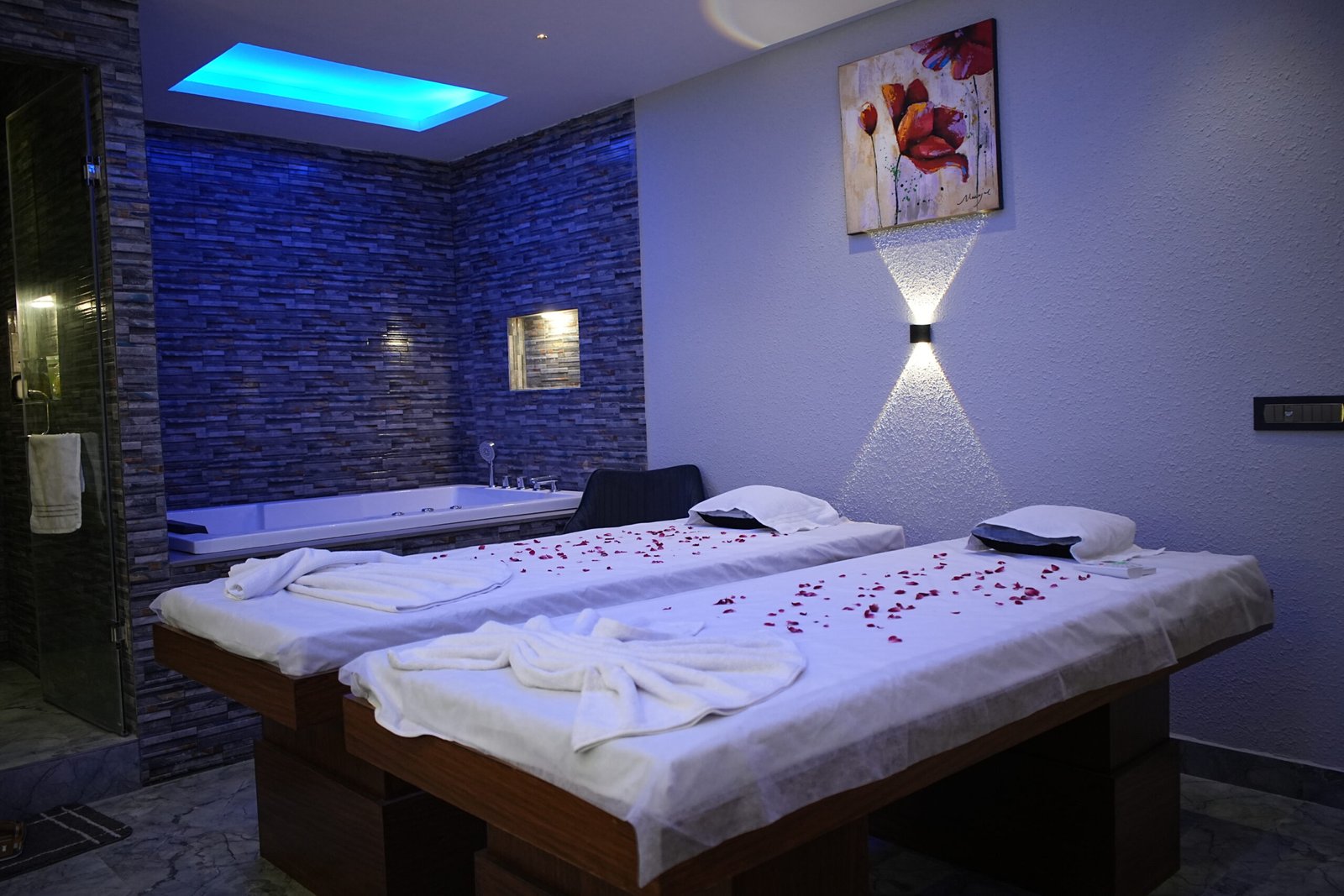 Thai massage session at Vellora Spa GK2.